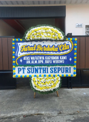 Papan Bunga Duka di Ngloro