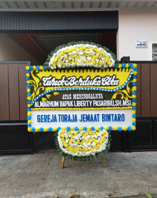 Papan Bunga Duka di Ngloro