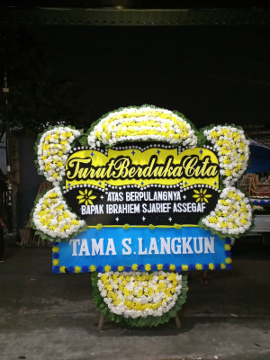 Papan Bunga Duka di Ngloro